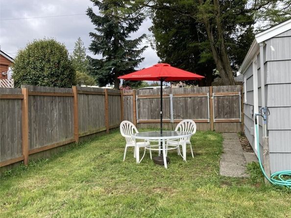 16030 15th Avenue SW, Burien WA 98166