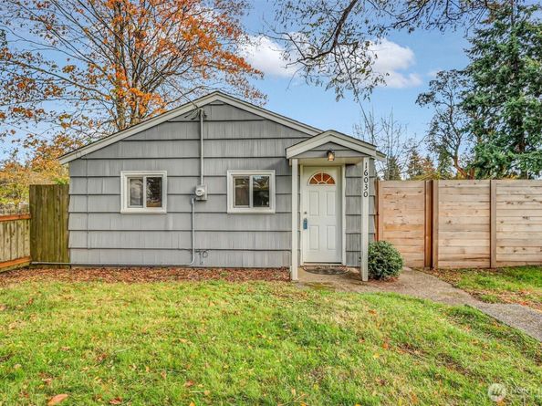 16030 15th Avenue SW, Burien WA 98166