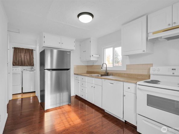 16030 15th Avenue SW, Burien WA 98166