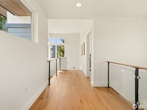 8351 SE 31st Street, Mercer Island WA 98040