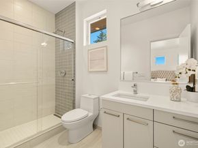 8351 SE 31st Street, Mercer Island WA 98040