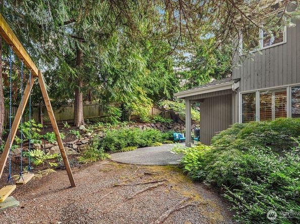 5208 Isola Place NW, Issaquah WA 98027