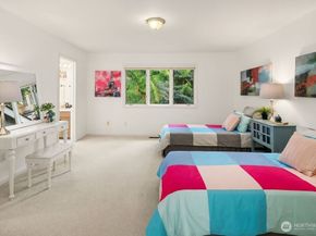 5208 Isola Place NW, Issaquah WA 98027