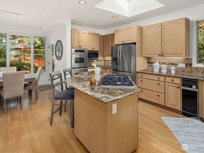 5208 Isola Place NW, Issaquah WA 98027
