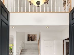 5208 Isola Place NW, Issaquah WA 98027