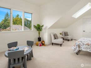 5208 Isola Place NW, Issaquah WA 98027