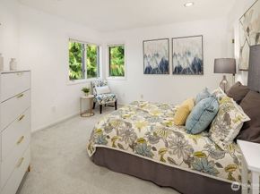 5208 Isola Place NW, Issaquah WA 98027
