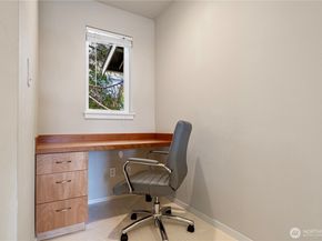 69 Cougar Ridge Road NW 2104, Issaquah WA 98027