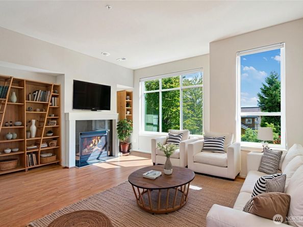 69 Cougar Ridge Road NW 2104, Issaquah WA 98027