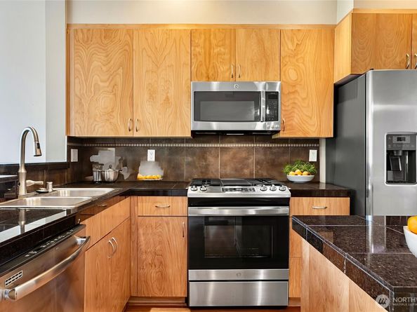 69 Cougar Ridge Road NW 2104, Issaquah WA 98027
