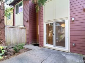 69 Cougar Ridge Road NW 2104, Issaquah WA 98027