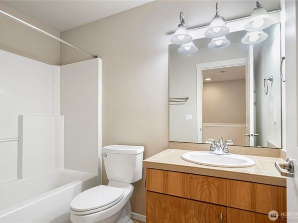 69 Cougar Ridge Road NW 2104, Issaquah WA 98027