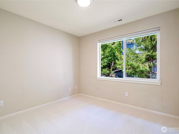 69 Cougar Ridge Road NW 2104, Issaquah WA 98027
