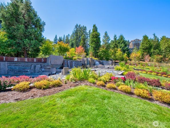 69 Cougar Ridge Road NW 2104, Issaquah WA 98027