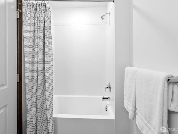 1341 Nolta Loop NE, Bainbridge Island WA 98110