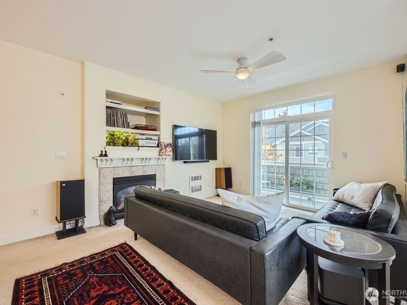 1855 Trossachs Blvd SE 705, Sammamish WA 98075