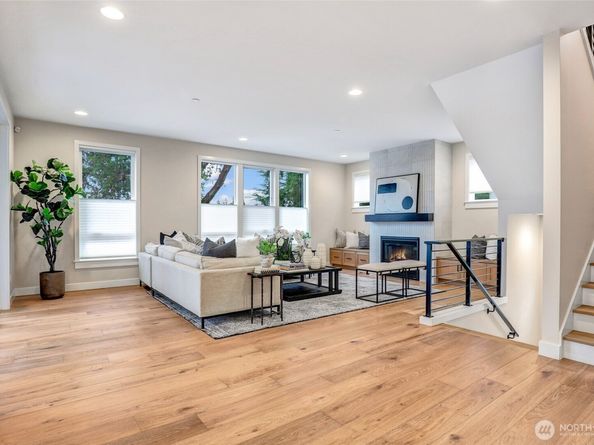 11218 NE 67th Street 3, Kirkland WA 98033
