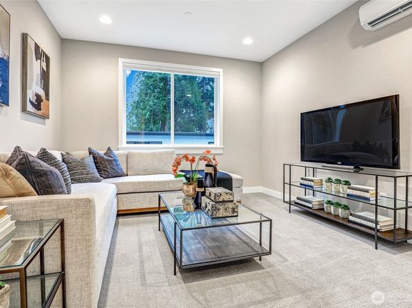 11218 NE 67th Street 3, Kirkland WA 98033