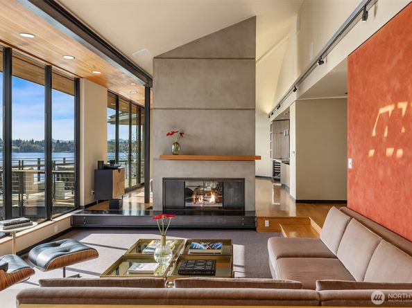 7703 W Mercer Way, Mercer Island WA 98040