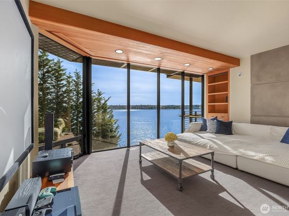 7703 W Mercer Way, Mercer Island WA 98040