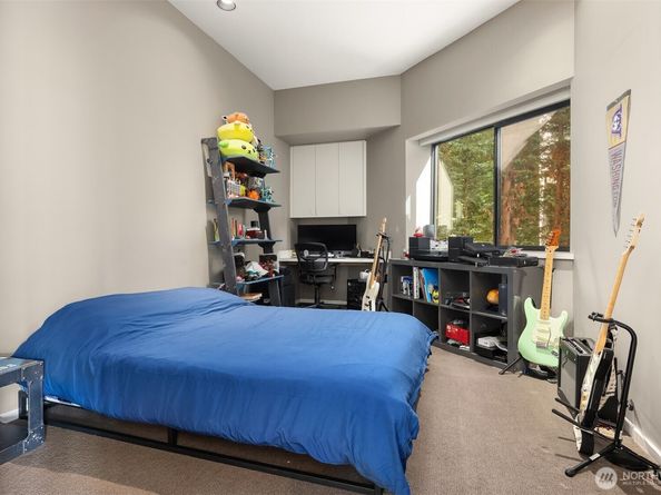 7703 W Mercer Way, Mercer Island WA 98040