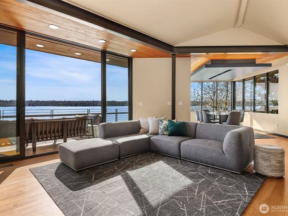 7703 W Mercer Way, Mercer Island WA 98040