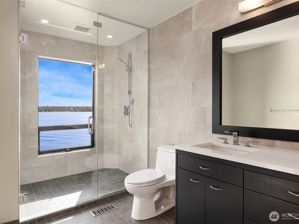 7703 W Mercer Way, Mercer Island WA 98040