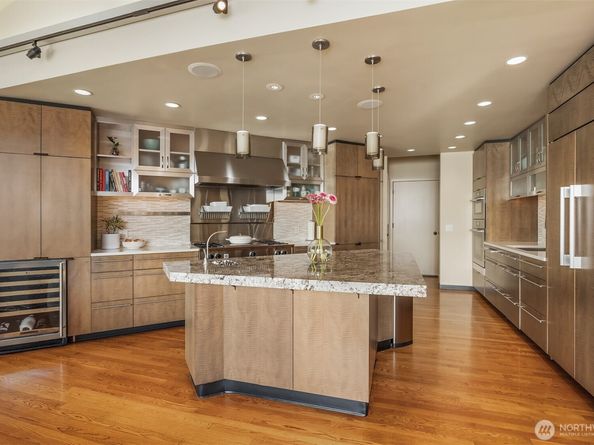 7703 W Mercer Way, Mercer Island WA 98040