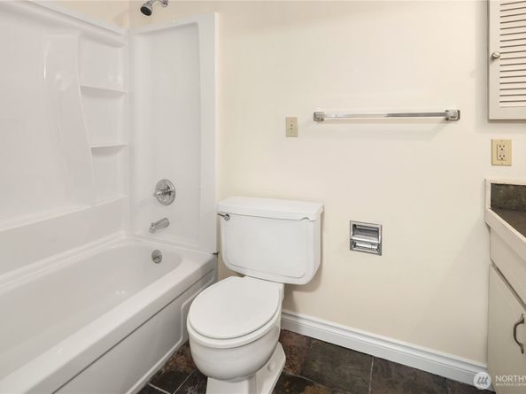11206 NE 68th Street 224, Kirkland WA 98033