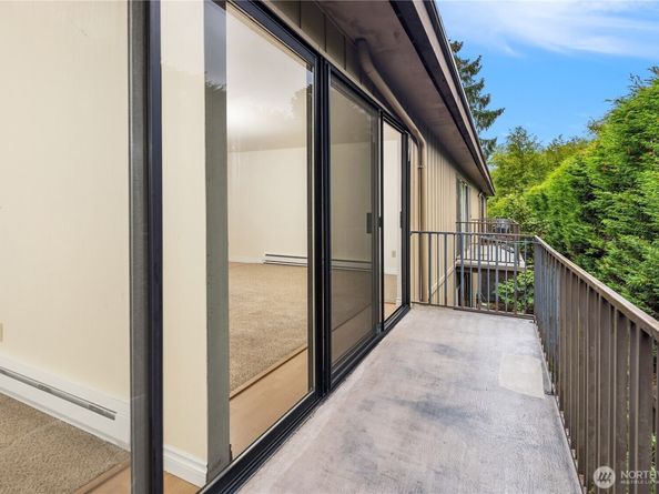 11206 NE 68th Street 224, Kirkland WA 98033