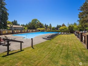11206 NE 68th Street 224, Kirkland WA 98033