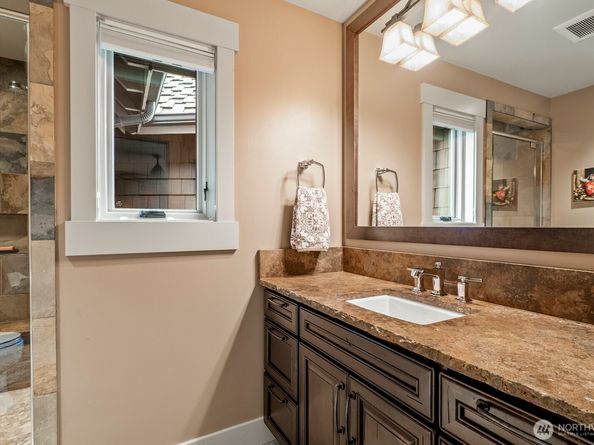 21934 NE 140th Way, Woodinville WA 98077