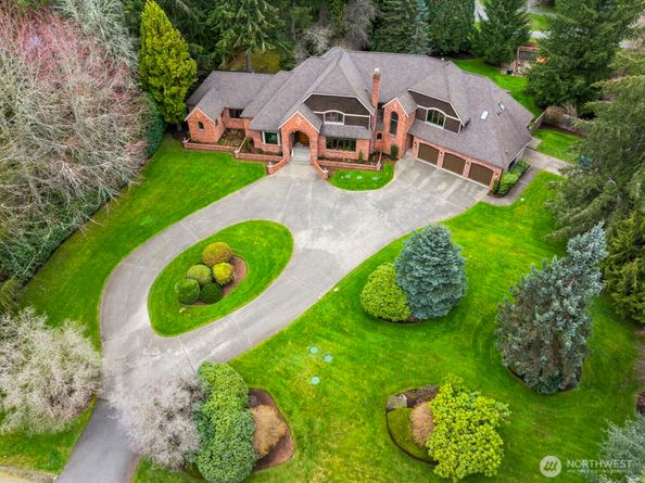 21934 NE 140th Way, Woodinville WA 98077