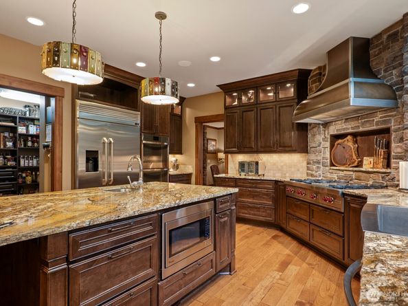 21934 NE 140th Way, Woodinville WA 98077