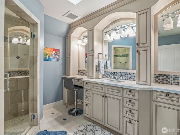 21934 NE 140th Way, Woodinville WA 98077