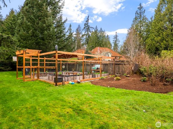 21934 NE 140th Way, Woodinville WA 98077