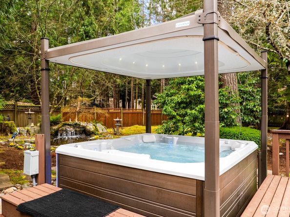 21934 NE 140th Way, Woodinville WA 98077