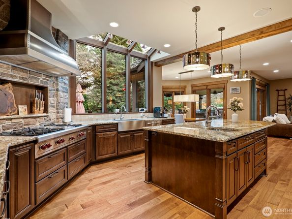21934 NE 140th Way, Woodinville WA 98077