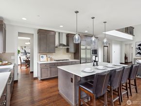 14835 NE 11th Place, Bellevue WA 98007