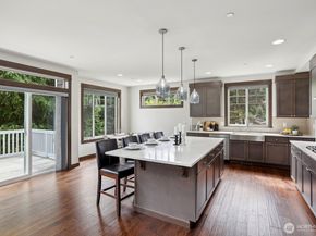 14835 NE 11th Place, Bellevue WA 98007