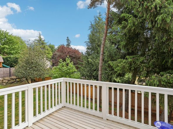 14835 NE 11th Place, Bellevue WA 98007