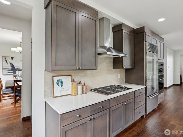 14835 NE 11th Place, Bellevue WA 98007