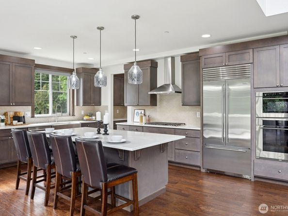 14835 NE 11th Place, Bellevue WA 98007
