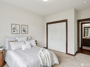 14835 NE 11th Place, Bellevue WA 98007
