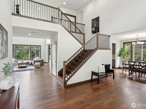 14835 NE 11th Place, Bellevue WA 98007