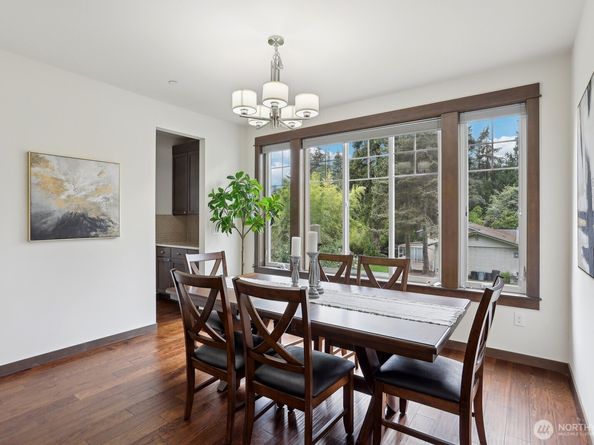 14835 NE 11th Place, Bellevue WA 98007
