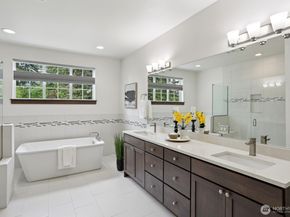 14835 NE 11th Place, Bellevue WA 98007