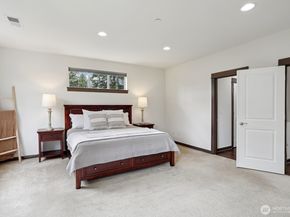 14835 NE 11th Place, Bellevue WA 98007