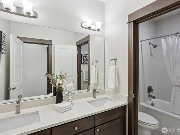 14835 NE 11th Place, Bellevue WA 98007