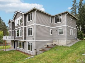 14835 NE 11th Place, Bellevue WA 98007